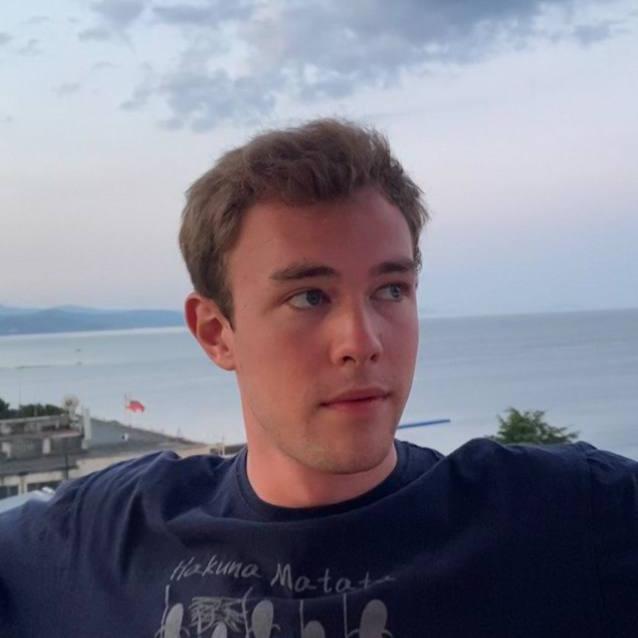 Филипп Назаров